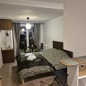 Mir Chambre 2 , Athis-Mons France
